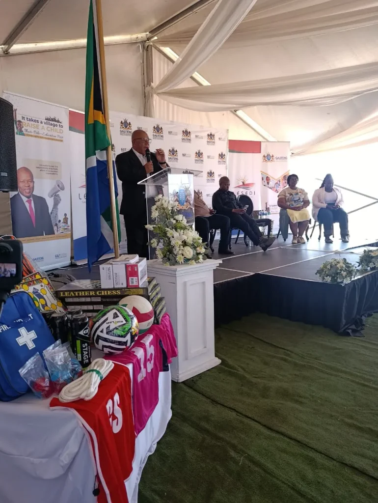Gauteng Sports Confederation President Vivian Lottering speaking at the official opening of the multi-purpose sports facility at Ratanda Bertha Gxowa Primary School. Image by Diana Manzana (Mapepeza)